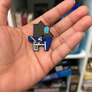 Disney Mickey Mouse & Friends Haunted House Puzzle Minnie Trading Pin